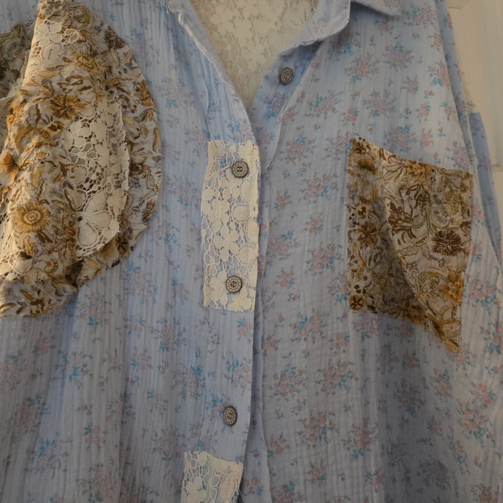 POL Light Blue Floral Patchwork Button-Up Long Ca… - image 5